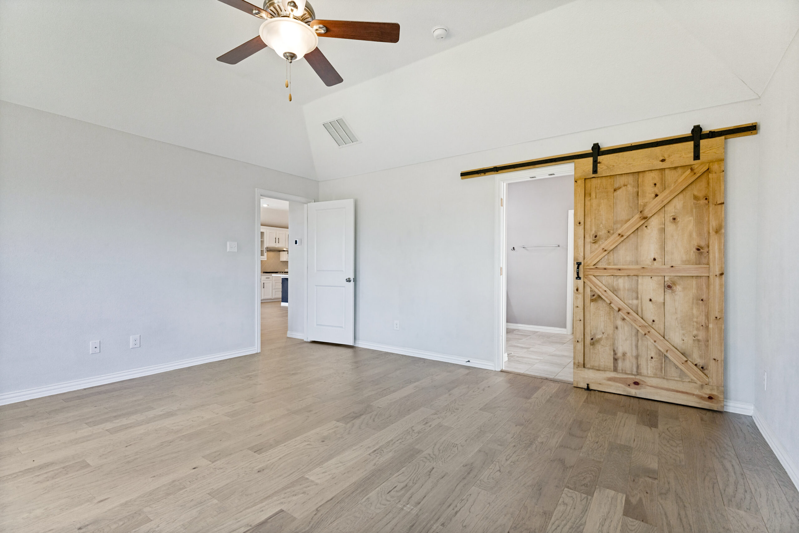 1520 Eleanor Drive photo 11