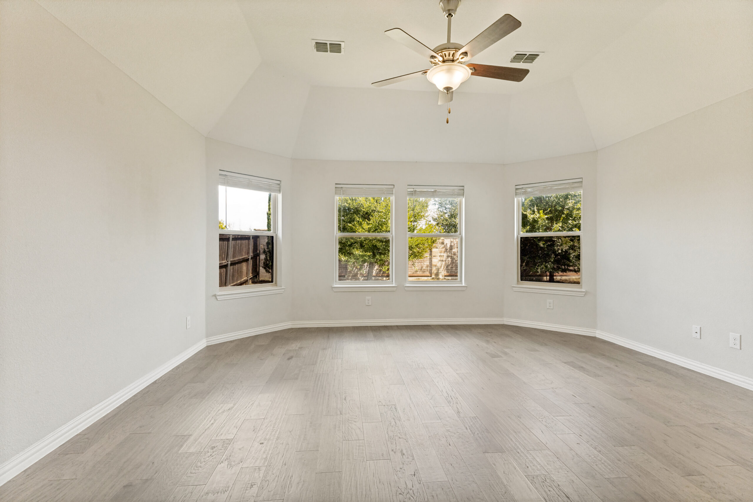 1520 Eleanor Drive photo 13