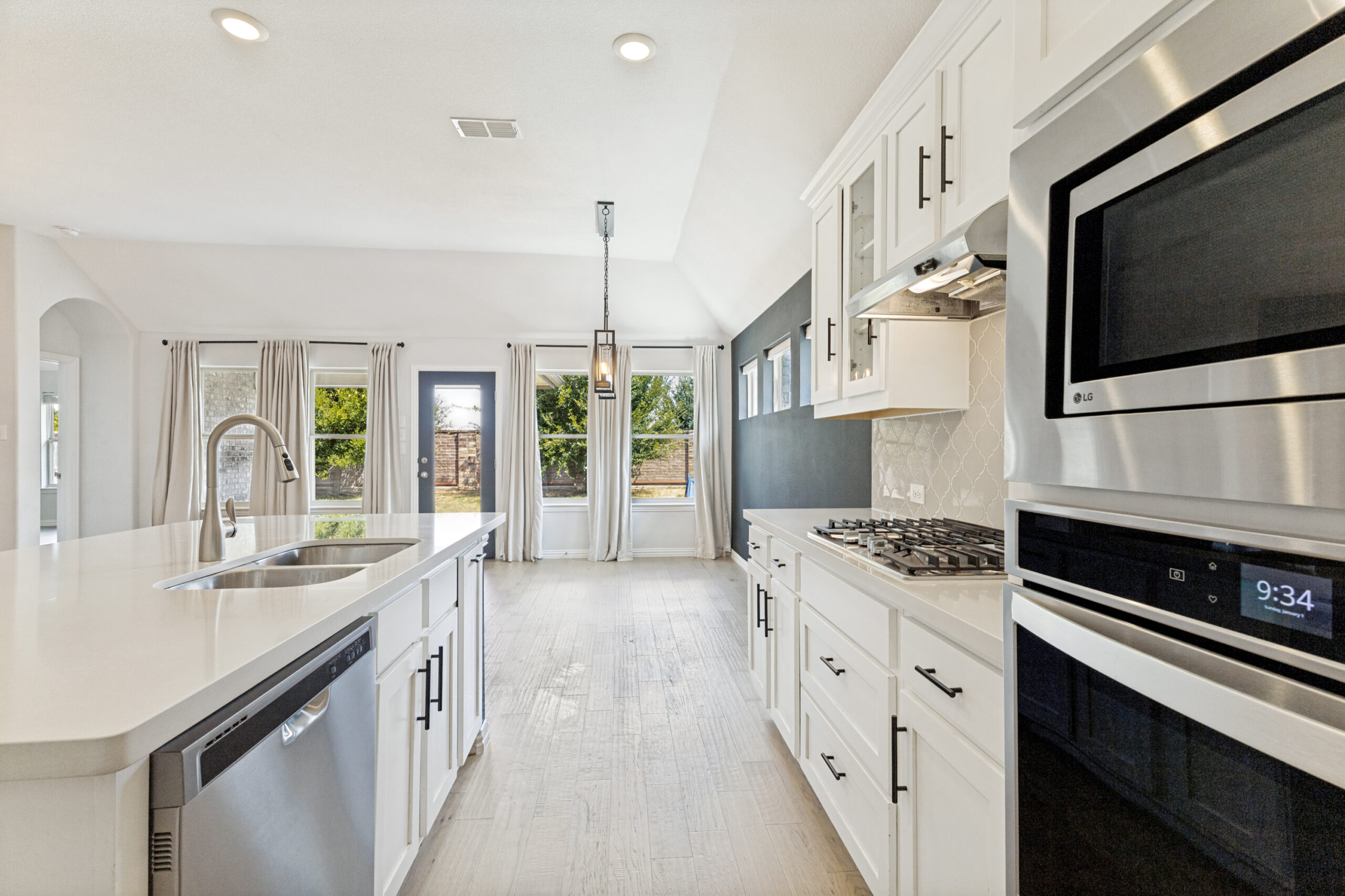 1520 Eleanor Drive photo 9